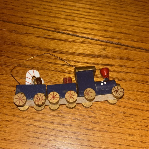 Four 4 piece bundle vintage Christmas ornaments - Picture 3 of 11